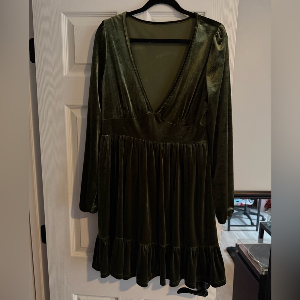 ***SOLD DO NOT BUY***HALARA Long Sleeve Dress in Olive Green
